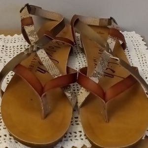 Blowfish  Strappy Snake Print  Sandals 9 Vegan Leather Shoes Flats Comfort